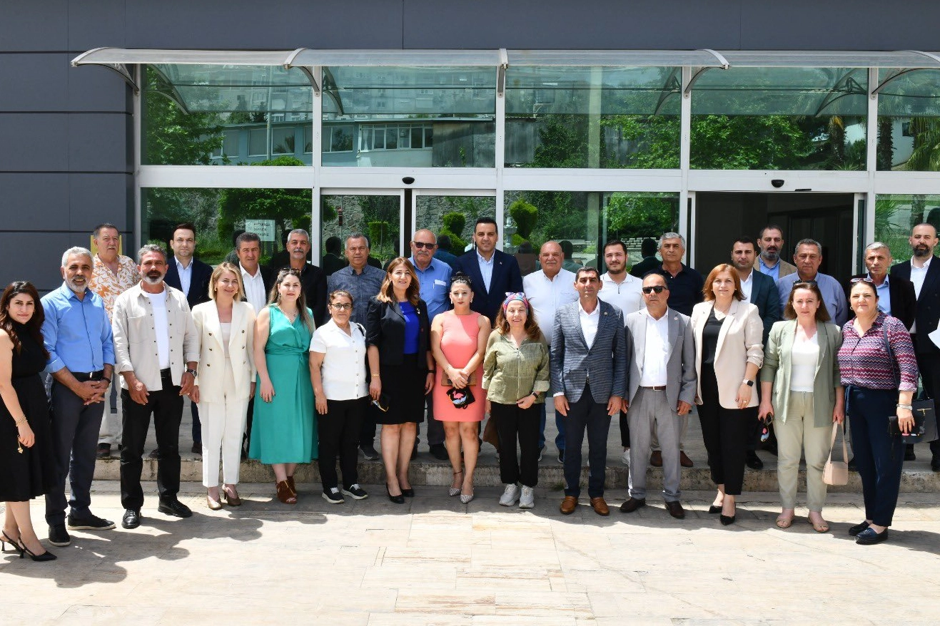 İzmir Çiğli’de 26 mahalle muhtarı ile bir araya geldi