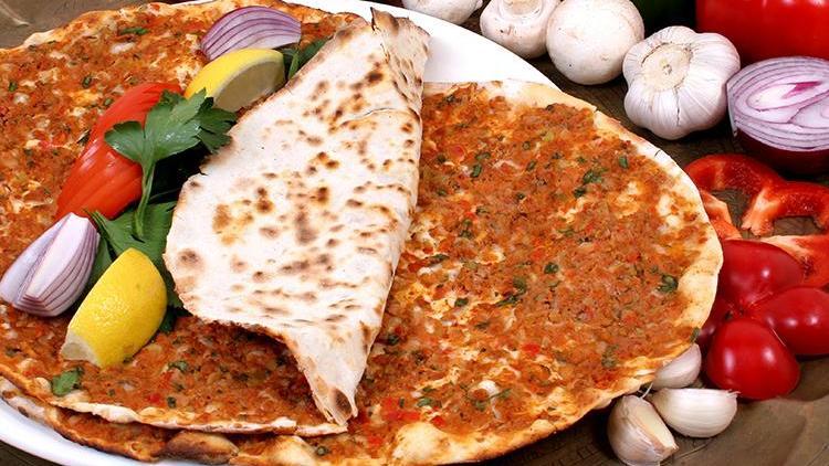 Lahmacun Tarifi - Tavada lahmacun nasıl yapılır? Kolay ve pratik lahmacun yapımı ile malzemeleri